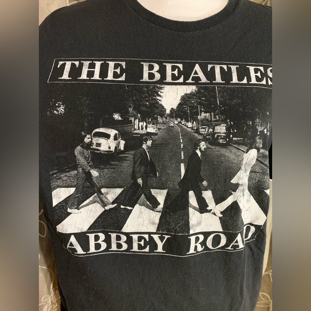 Beatles Abbey Road Black and White Tee Shirt - Picture 10 of 10